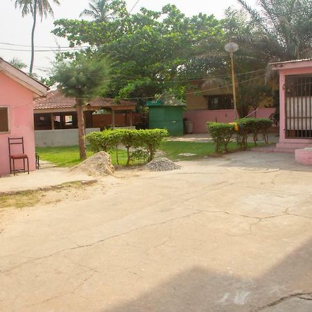 Pink Hostel Acra Exterior foto